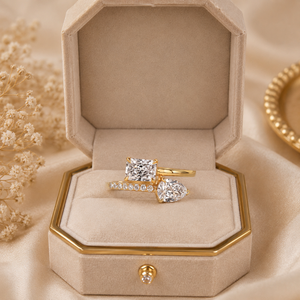 Anillo de Diamante Cultivado en Laboratorio Radiante y en Forma de Pera |   Anillo abierto Toi et Moi de oro de 14 quilates |   Joyería de compromiso con dos piedras para mujer |   Regalo de Lujo - Product Image 2