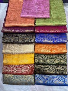 Tissu jacquard brocart 100% soie avec motifs paisley riches et tissages métalliques pour vêtements féminins, décoration intérieure et artisanat - Product Image 5