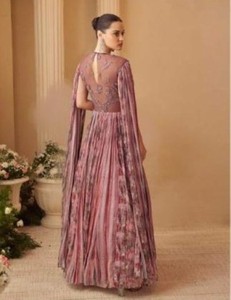 Vestido de Seda Chinon de Talla Única con Bordado - Vestido Moderno para Fiesta de Diwali o Boda - Product Image 6