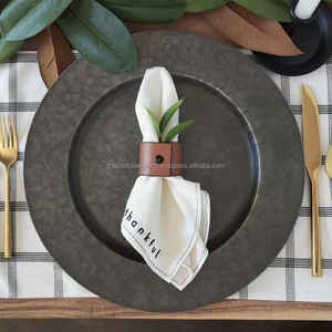 Assiette de présentation de gâteau à biscuits de vacances Assiette de présentation de ferme rustique en métal Grande assiette de présentation de plat personnalisée pour fêtes de Noël - Product Image 1