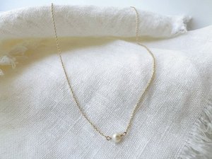 สร้อยคอไข่มุกทองคำ สร้อยคอไข่มุกเม็ดเดียวสำหรับผู้หญิง เครื่องประดับไข่มุกสวยงาม ของขวัญทำมือสุดหรูหรา สำหรับผู้หญิงเกิดเดือนมิถุนายน - Product Image 2