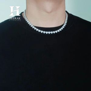 Cadena de tenis de oro macizo de 10K, 14K, 18K personalizada con diamantes en forma de corazón, diamantes creados en laboratorio con certificación IGI, joyería con halo en forma de corazón. - Product Image 1