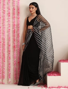 Sari KV de Georgette con Estampado Negro y Plateado y Blusa sin Coser - Product Image 3