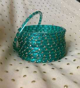 Brazaletes de boda tradicionales de la Cachemira para mujer, de aleación de cobre, hechos a medida, conjunto Chudiyan con diseño colgante - Product Image 3