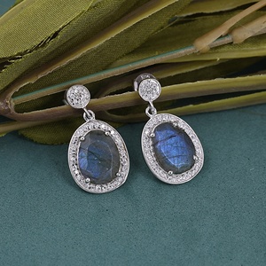ต่างหูเงินแท้ 925 ประดับด้วยลาบราดอไรต์ธรรมชาติและเพชร CZ รูปวงรี - Product Image 6