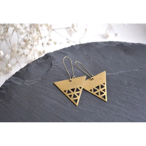 Pendientes de latón con diseño grabado, nuevo diseño, ligeros, joyería para mujer, accesorios hechos a mano - Product Image 1