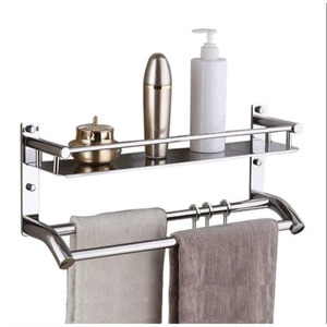 El toallero metálico de pared maximiza la eficiencia del espacio, lo que lo convierte en perfecto para baños pequeños o compactos. - Product Image 1