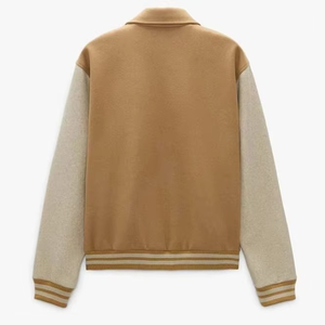 Chaqueta Varsity Beige y Blanca para Hombre, Estilo Clásico de Entrenador, Chaqueta Letterman, Prenda Exterior Casual Premium, Moda Urbana - Product Image 5