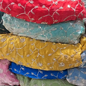 ผ้าเฟนดี้เนื้อนุ่ม ระบายอากาศได้ดี ปักลายสวยงาม สำหรับชุดแต่งงาน ของตกแต่งบ้าน สไตล์หรูหรา ผ้าไม่ทอ อุปกรณ์ตกแต่งเฟอร์นิเจอร์สุดหรู - Product Image 1