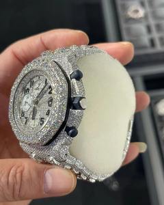 Montre en moissanite de style japonais la plus vendue, résistante aux chocs et étanche, idéale pour les activités de plein air, disponible à la vente - Product Image 5