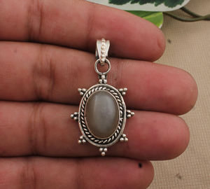 Colgante de Piedra Lunar Gris Natural, Plata de Ley 925, Estilo Vintage, Curativo, Unisex, Hecho a Mano, Venta al Por Mayor - Product Image 2