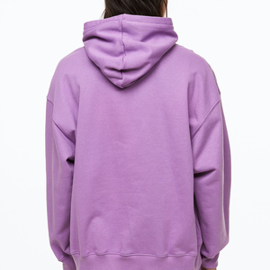 เสื้อฮู้ดดี้โอเวอร์ไซส์ แฟชั่นสำหรับผู้ชายและผู้หญิง สีพื้น แดง ดำ เทา สำหรับฤดูใบไม้ร่วงและฤดูหนาว ผ้าฟลีซ โลโก้ด้านหน้า สไตล์ฮิปฮอป ผ้าฝ้าย 100% - Product Image 4