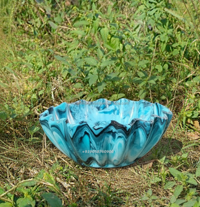 Bol à fruits en résine artisanal à bords ondulés – Finition élégante en marbre rose et blanc – Décoration de bureau et centre de table de luxe - Product Image 4