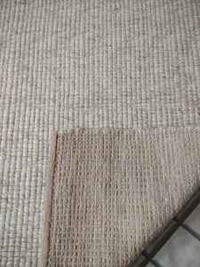 Prix d'usine Directement de l'usine, tapis écologique tissé à la main, à texture épaisse, fabriqué en laine naturelle non teinte, pour intérieurs de luxe - Product Image 2