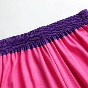 Conjunto de Camiseta sin Mangas y Pantalones Cortos de Baloncesto para Hombre, Sublimado con Degradado Morado y Rosa, Ropa Deportiva que Absorbe la Humedad - Product Image 5