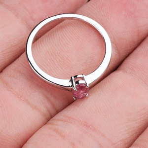 Anillo Solitario de Plata de Ley 925 con Rubí Ovalado Natural de 4 Puntas, Joyería Fina, Memoria Jewels, Venta al Por Mayor - Product Image 4