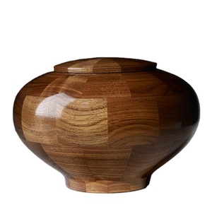 Venta al por mayor orden a granel nuevo diseño atado recubierto de madera urnas de cremación brillante urna de madera para mascotas a precio barato - Product Image 1