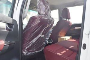 NUEVA Camioneta Doble Cabina HI LUX SR5 4X4 2025, Autos Usados Baratos de Japón, Dubái y Alemania en Buen Estado, Listos para Enviar - Product Image 5