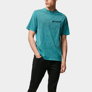 Camiseta con efecto lavado ácido para hombre, material de algodón suave, estilo casual y moderno para uso diario. - Product Image 6