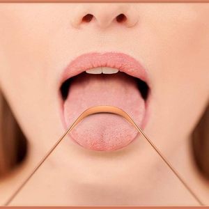 Grattoir à langue en cuivre pur, nettoyeur de langue fait à la main, outil d'hygiène buccale en cuivre pour une haleine fraîche quotidienne, forme en U - Product Image 3