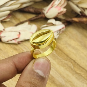 Meilleures bagues modernes épaisses en coquillages cauris, style bohème, en laiton plaqué or 18 carats, pour femme, thème océan et plage, bague signet de caractère, vente en gros/OEM/ODM - Product Image 3
