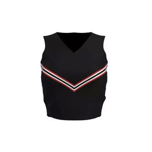 Uniforme de Animadoras para Adultos, Top Negro con Cuello en V y Falda Plisada con Rayas Rojas y Blancas, Material de Poliéster - Product Image 3