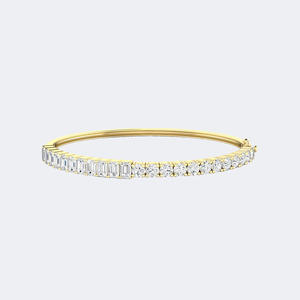 Bracelet jonc en diamants ronds et taille émeraude sertis à griffes, 4.00 CTW - Product Image 1