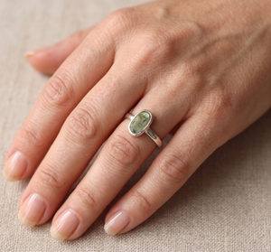 Anillo hecho a mano de Plata de Ley 925 con certificado IGI al por mayor, cuarzo ahumado natural, corte ovalado con ajuste de bisel para bodas y fiestas - Product Image 6