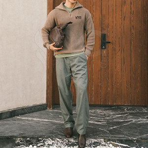 Elegante Sudadera Casual para Hombre con Media Cremallera, Logotipo Personalizado, Material Suave para un Estilo de Vida Informal - Product Image 3