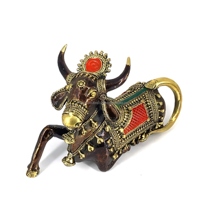 Déesse tribale en laiton pur Nandi/Art de vache multicolore bougeoir de 6 pouces pour la décoration de dessus de table à la maison d'Inde - Product Image 2