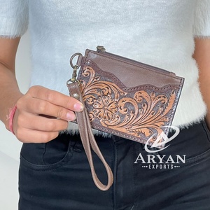 Cartera Mini de Cuero Genuino de Calidad Extrema con Cremallera, Grabado Floral, Portamonedas y Tarjetero para Tarjetas ATM, Tipo Clutch de Muñeca para Mujer - Product Image 1