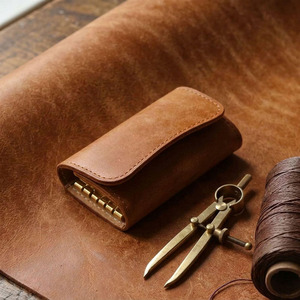 Proveedor de Carteras de Cuero Genuino, Accesorio Porta Llaves de Cuero Premium con Construcción Duradera y Estilo Vintage Atemporal - Product Image 6