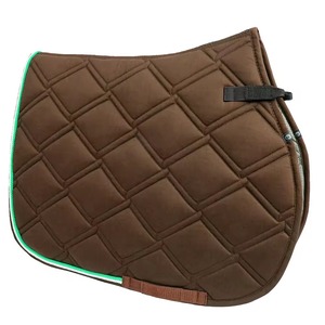 Tapis de selle haute performance pour chevaux, doté d'une construction matelassée durable et d'un tapis de selle de qualité supérieure pour une excellence équestre - Product Image 2