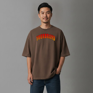 เสื้อยืดสตรีทแวร์ทรงหลวมสำหรับผู้ชาย ฮิปฮอป ผ้าฝ้าย 100% หนัก 180 กรัม พิมพ์โลโก้ตามสั่ง คุณภาพพรีเมียม เป็นมิตรกับสิ่งแวดล้อม ไซส์พลัส - Product Image 4