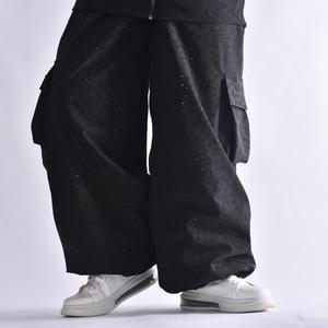Top Qualité Hommes Noir Allover Strass Imperméable Respirant Neige Ski Pantalon avec Ventilation Fermetures Éclair et Genou Cargo Poche - Product Image 1