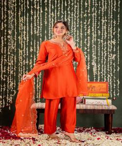 Conjunto de Moda Moderna con Bordado de Lentejuelas Chanderi, Top, Pantalón y Dupatta, Ropa Festiva, Precio al por Mayor, Prenda Étnica, Tejido Multicolor - Product Image 2