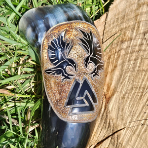 Cuerno de Buey Natural de Estilo Vikingo de Lujo con Borde de Latón y Tallado Artesanal para Regalos de Sidra, Cerveza, Ale y Vino - Product Image 4