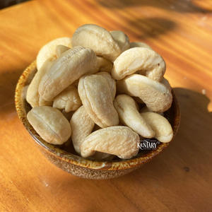 Noix de cajou entières 100% naturelles de qualité supérieure W320, fabriquées au Vietnam pour la vente en gros, prix de gros au Vietnam - Product Image 1