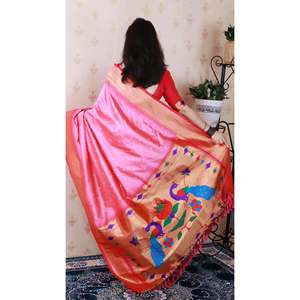 Sari de Seda Bandhani Paithani con Bordado Zari, Color Rosa Bebé, para Bodas - Product Image 4