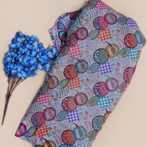 Robe en tissu crêpe léger brodé de fleurs ethniques indiennes AMBICA PRINT pour mariage/occasion spéciale, origine Gujarat - Product Image 1