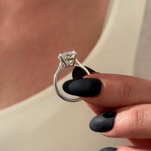 Bague de fiançailles en or blanc avec diamant rond brillant de 4 carats E VVS2, bague solitaire en platine haute qualité, certifiée IGI - Product Image 4