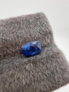 Zafiro azul natural, corte cojín largo, 1.90 quilates, piedra preciosa suelta de Zafiro de Ceilán, Sri Lanka, para la elaboración de joyería personalizada. - Product Image 3