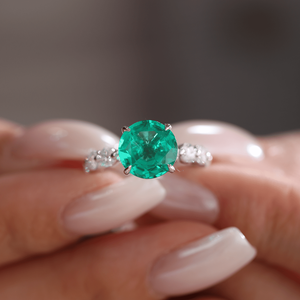 2.5ct Round Cut Colombian Lab Grown Emerald Engagement <b>Ring</b> 18K White Gold 4 Claw Prong <b>Ring</b> with Lab Diamond Side Stones Bridal - Product Image 3