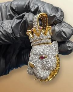 Pendentif en argent sterling 925 pour homme, motif tête de lion, bijoux de luxe hip-hop, pendentif personnalisé couronne royale en moissanite plaqué or - Product Image 5