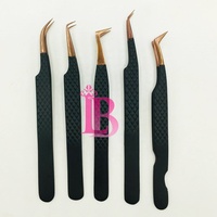 Ensemble de pinces à cils très réputées, en acier inoxydable japonais, noires, anti-dérapantes, au meilleur prix.