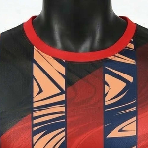 Camiseta de Manga Corta con Cuello Redondo y Estampado de Rayas Rojas, Negras y Naranjas para Hombre, de Secado Rápido, Tejida, Deportiva y Ajustada - Product Image 6