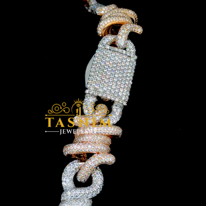 สร้อยคอทองคำขาว TASNIM ประดับเพชรโมอิสซาไนต์ทรงกลมแบบคิวบัน ขนาด 16 มม. ตัวเรือนแบบหนามเตย ดีไซน์หรูหราสำหรับผู้หญิง เหมาะสำหรับงานแต่งงาน - Product Image 2