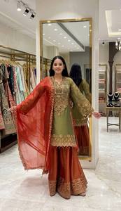 Traje Elegante Listo para Usar, Completamente Cosido, para Fiestas - Product Image 4