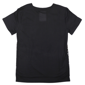 AKA เสื้อยืดปักเลื่อมสีดำ เสื้อเชิ้ตแฟชั่นพรีเมียมสำหรับผู้หญิง - Product Image 2