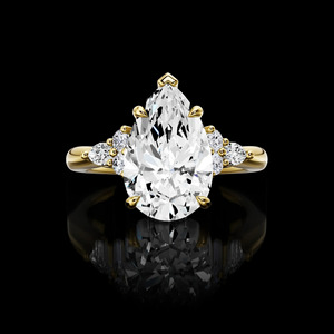 Bague de fiançailles et de mariage vintage en or 10K/14K/18K plaqué rhodium avec diamant de laboratoire taille poire certifié IGI et pierres latérales rondes - Product Image 1